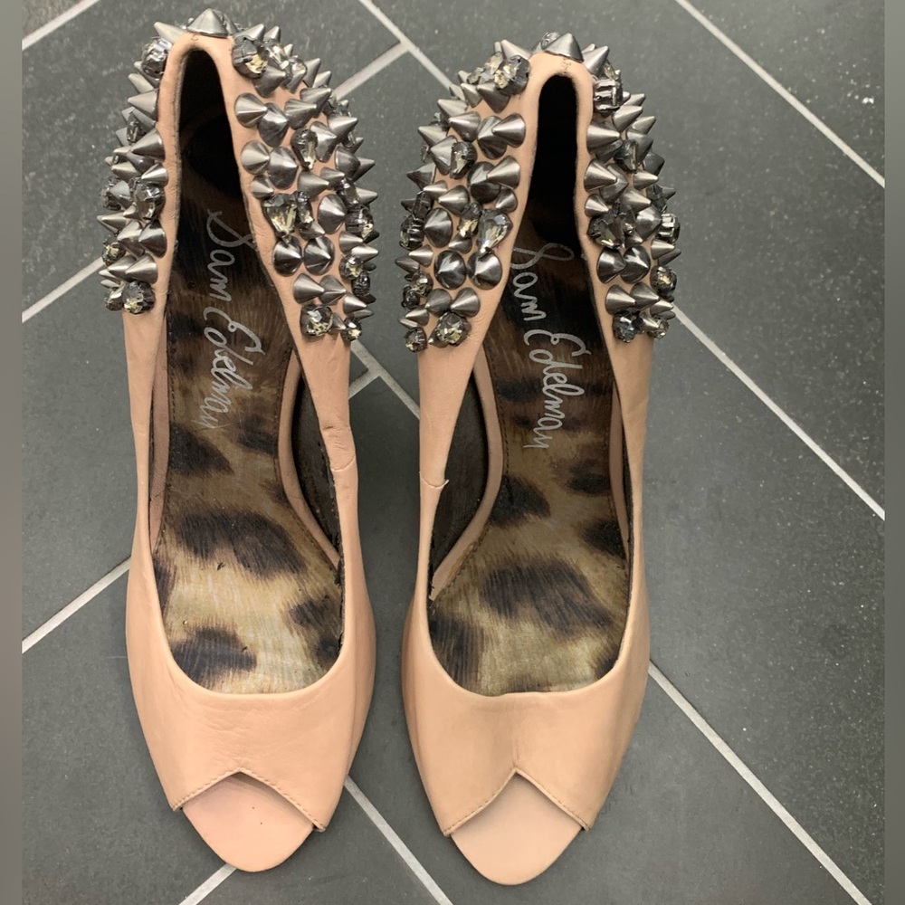 Sam Edelman Lorissa Peep toe pump size 8